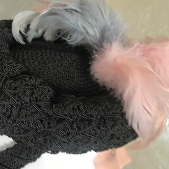 INGENIOUS 1930s\' TILT HAT MADE WITH WOVEN BLACK CORDING + PINK & BLUE FEATHERS main image 4